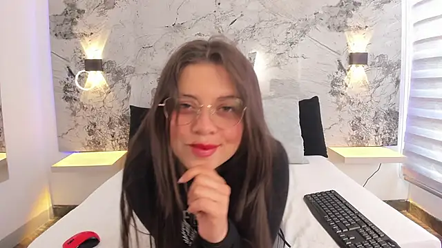 ZOE LE online show from April 23, 12:29 pm