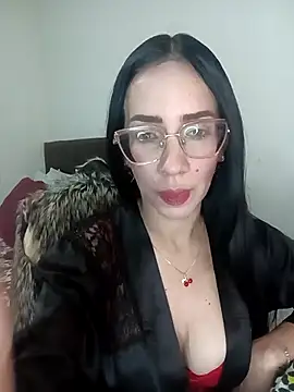 Snapshot of YaraDuartee chatting on March 28, 1:16 am YaraDuartee online show from March 28, 1:16 am