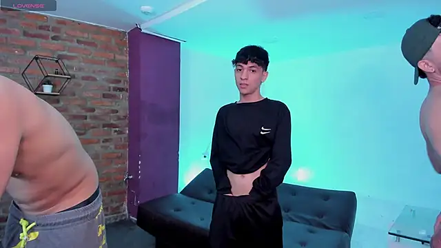 Spaceboys18 online show from April 14, 8:48 pm