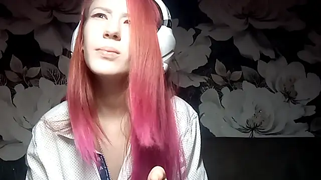 LiaCusson online show from October 23, 5:44 pm