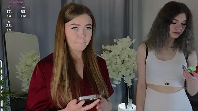 Snapshot of TwixieGuo chatting on October 11, 4:33 am TwixieGuo online show from October 11, 4:33 am