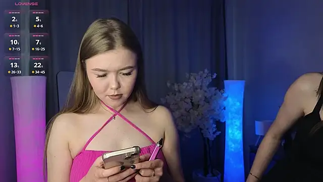 Snapshot of TwixieGuo chatting on November 1, 10:17 am TwixieGuo online show from November 1, 10:17 am