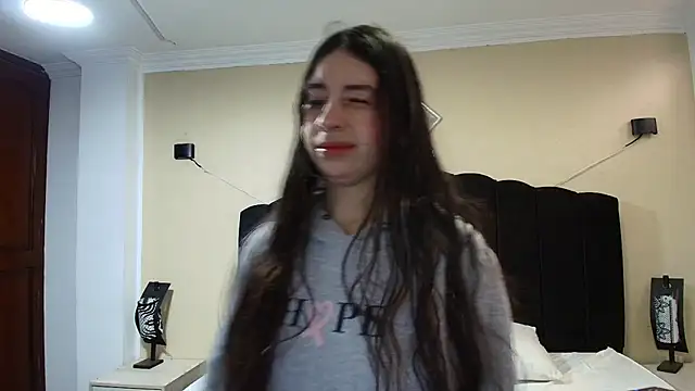 Snapshot of GabySweett_ chatting on October 21, 12:06 pm GabySweett online show from October 21, 12:06 pm