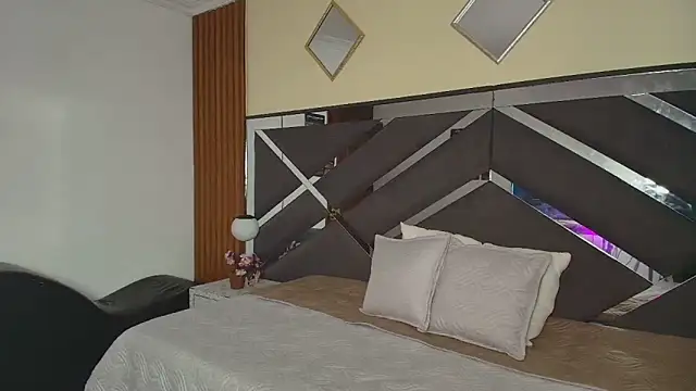 GabySweett  online show from April 26, 1:31 pm