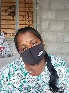 Snapshot of Tamil_Hot_Sandy chatting on March 17, 5:33 am Tamil Hot Sandy online show from March 17, 5:33 am