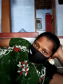 Snapshot of Tamil_Hot_Sandy chatting on May 8, 5:02 am Tamil Hot Sandy online show from May 8, 5:02 am