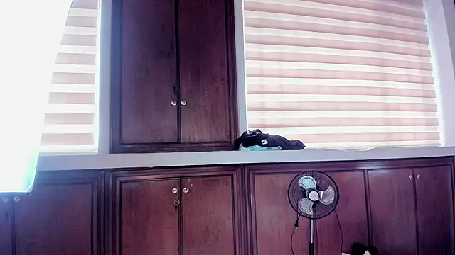 Violet Anders online show from October 3, 8:17 pm