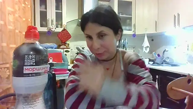 QueenMomyS online show from October 16, 8:10 pm