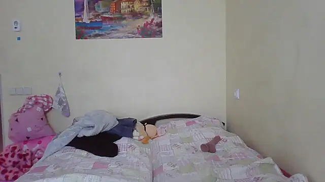 QueenMomyS online show from April 21, 11:38 am