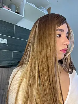 Capricho 01 online show from March 18, 6:00 pm