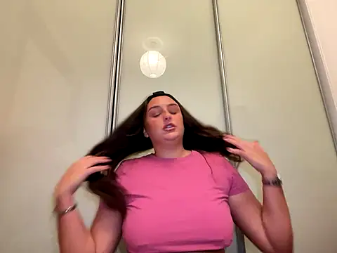Snapshot of Playfulvixen25 chatting on October 1, 11:33 pm Playfulvixen25 online show from October 1, 11:33 pm