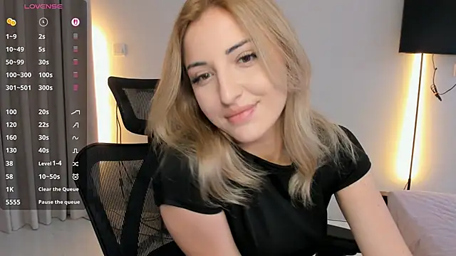 AmyVilvet  online show from April 19, 11:18 pm