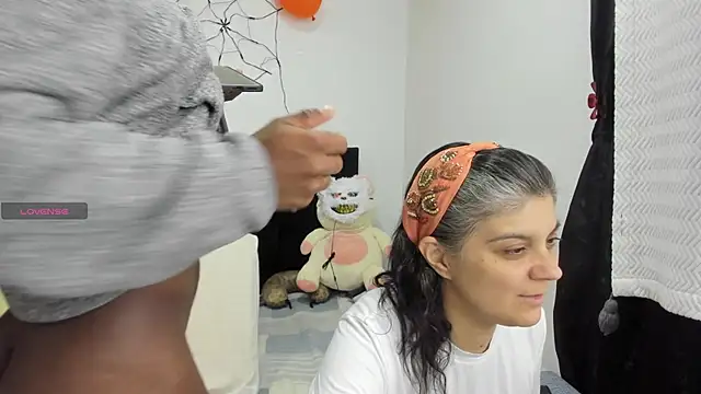 Snapshot of Yin_yang_hot chatting on October 28, 10:12 pm Yin yang hot online show from October 28, 10:12 pm