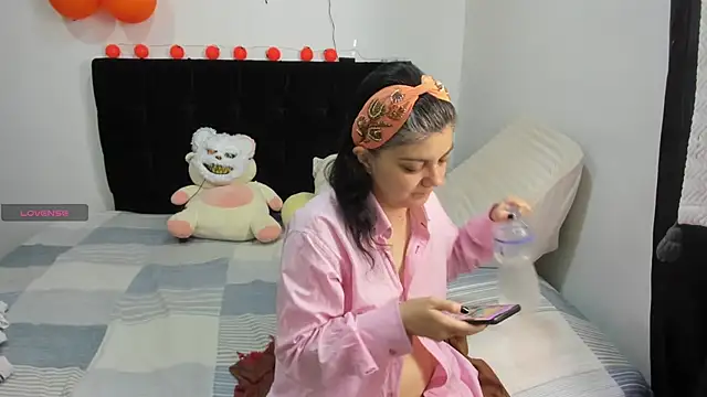 Snapshot of Yin_yang_hot chatting on October 29, 10:17 am Yin yang hot online show from October 29, 10:17 am