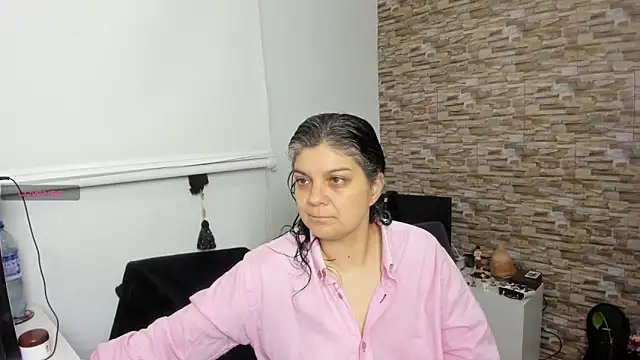 Snapshot of Yin_yang_hot chatting on November 21, 3:27 am Yin yang hot online show from November 21, 3:27 am