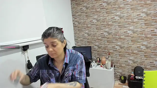 Snapshot of Yin_yang_hot chatting on November 25, 3:39 am Yin yang hot online show from November 25, 3:39 am