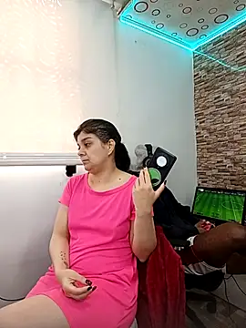 Snapshot of Yin_yang_hot chatting on December 4, 3:43 pm Yin yang hot online show from December 4, 3:43 pm