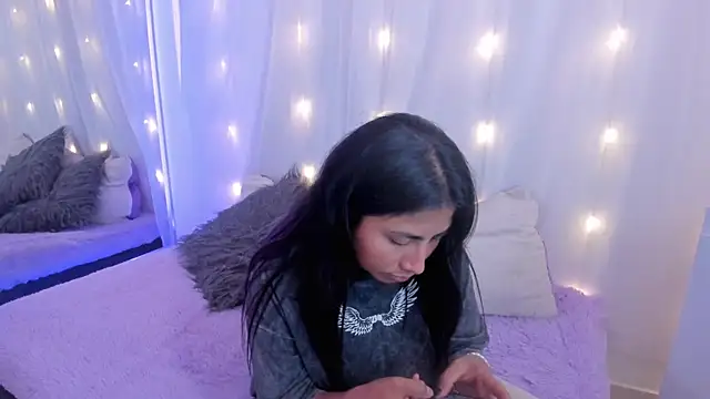 Snapshot of Olivia_Morrys chatting on May 21, 12:50 am Olivia Morrys online show from May 21, 12:50 am