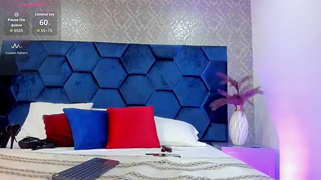 Angelina Roa online show from December 14, 11:48 am