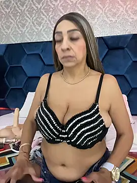 Snapshot of Angelina_Roa chatting on July 20, 2:19 pm Angelina Roa online show from July 20, 2:19 pm