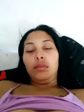 Snapshot of mommy-hot-valeria chatting on April 12, 1:05 pm mommy-hot-valeria online show from April 12, 1:05 pm