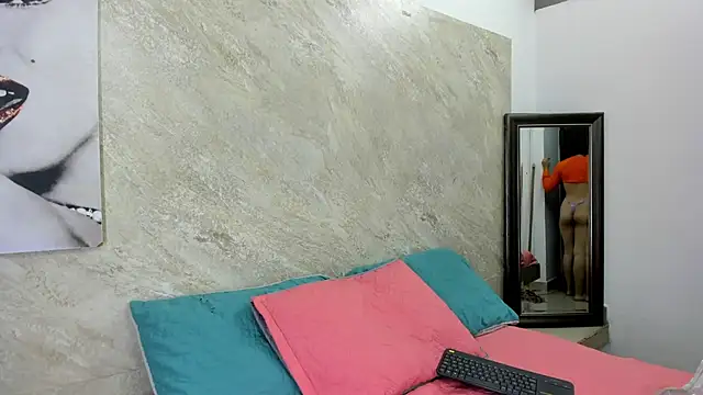 Snapshot of Chanel-munoz chatting on November 25, 1:49 am Chanel-munoz online show from November 25, 1:49 am