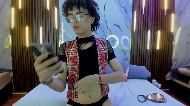 NoahVidall online show from September 30, 5:45 am