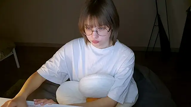 ExitedTroth online show from April 22, 6:31 pm