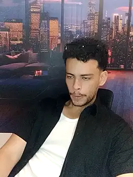 Snapshot of DominicBlazze chatting on October 1, 7:53 pm DominicBlazze online show from October 1, 7:53 pm