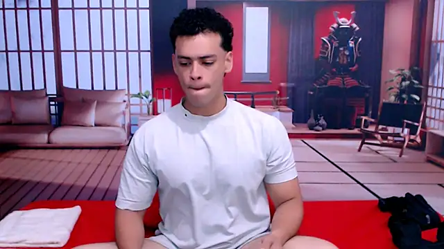 Snapshot of DominicBlazze chatting on October 5, 7:23 pm DominicBlazze online show from October 5, 7:23 pm