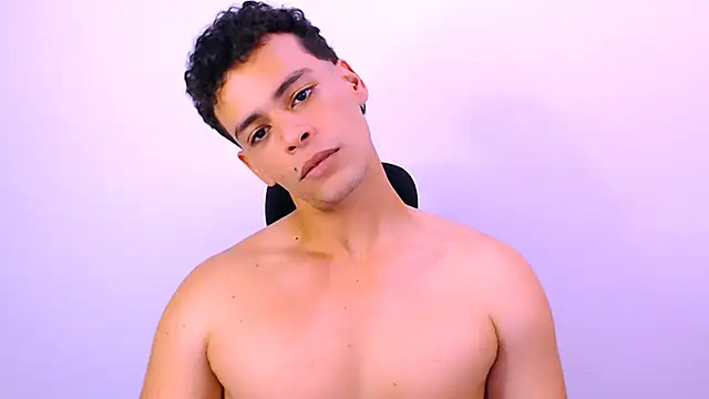 Snapshot of DominicBlazze chatting on October 9, 7:34 pm DominicBlazze online show from October 9, 7:34 pm
