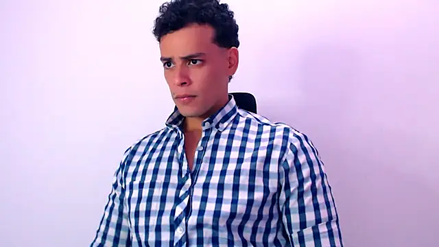 Snapshot of DominicBlazze chatting on October 10, 7:13 pm DominicBlazze online show from October 10, 7:13 pm