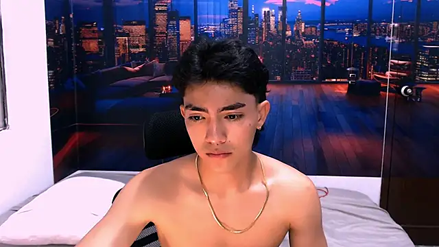 Snapshot of RomeoMillerr chatting on October 22, 7:13 pm RomeoMillerr online show from October 22, 7:13 pm