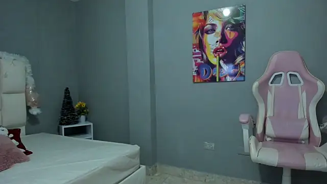 Athenea  fox online show from December 19, 12:01 pm