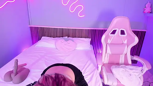 Athenea  fox online show from April 13, 11:59 am