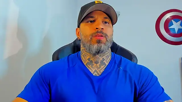 JoshRigby online show from April 21, 8:01 pm