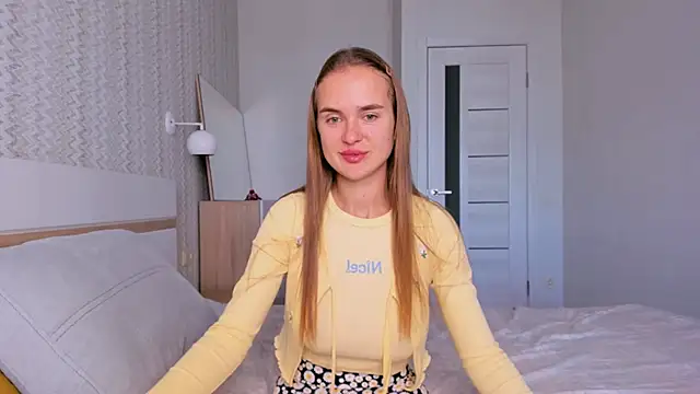 Snapshot of LilMary_ chatting on October 14, 6:03 am LilMary  online show from October 14, 6:03 am