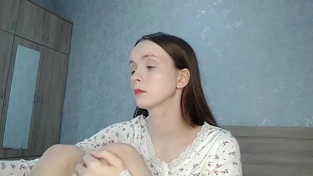 Snapshot of Yourplayfulspark chatting on October 6, 8:39 pm Yourplayfulspark online show from October 6, 8:39 pm