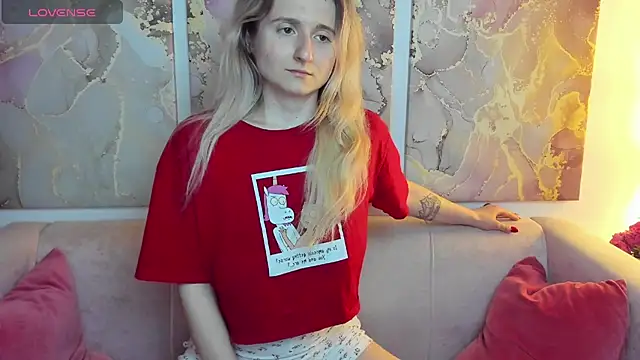 CamillaDreamer online show from April 18, 5:22 am