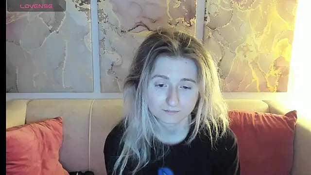 CamillaDreamer online show from April 22, 12:35 am