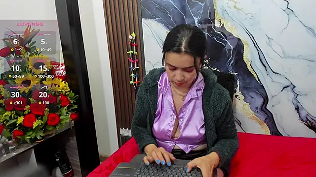 angelinee39 online show from November 2, 9:33 am