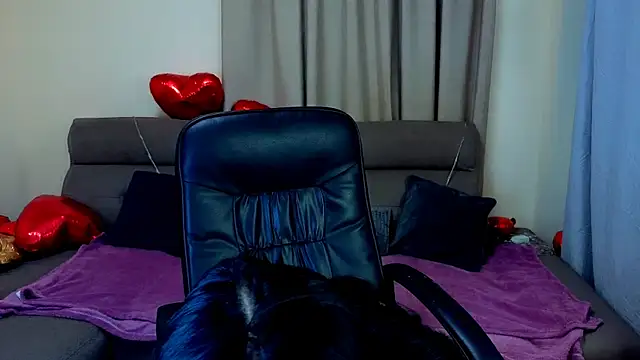 Snapshot of Emilly__Grey chatting on February 19, 6:59 pm Emilly Grey online show from February 19, 6:59 pm