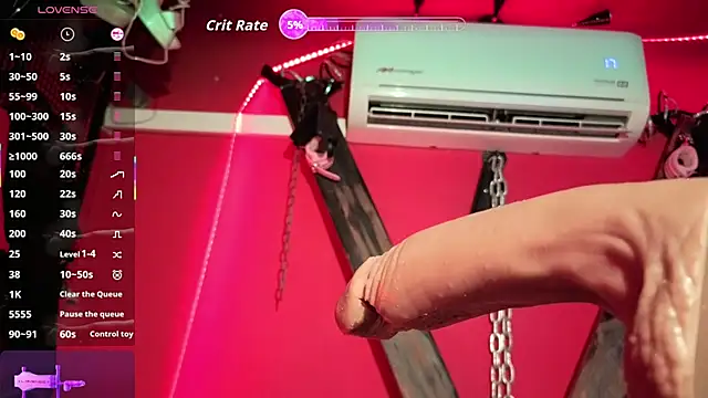 Snapshot of EVADANGERBDSM_ chatting on October 30, 11:44 am EVADANGERBDSM online show from October 30, 11:44 am