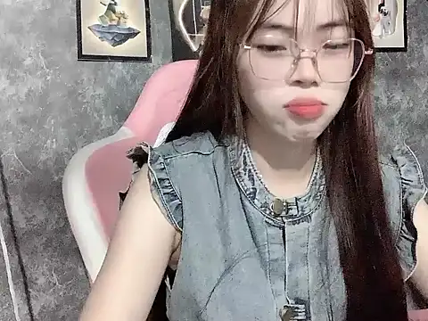 Snapshot of Ellie039 chatting on October 2, 4:14 pm Ellie039 online show from October 2, 4:14 pm