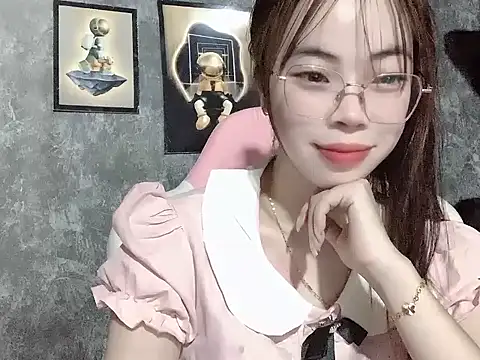 Snapshot of Ellie039 chatting on October 5, 10:35 am Ellie039 online show from October 5, 10:35 am
