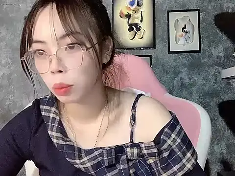Snapshot of Ellie039 chatting on October 22, 5:24 pm Ellie039 online show from October 22, 5:24 pm