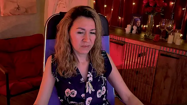 DonnaSmitth online show from April 14, 7:09 pm