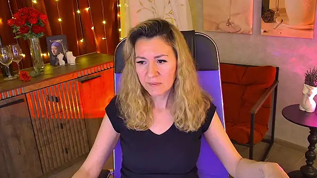 DonnaSmitth online show from April 20, 6:31 pm