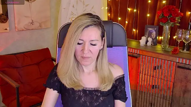 DonnaSmitth online show from April 23, 7:05 pm