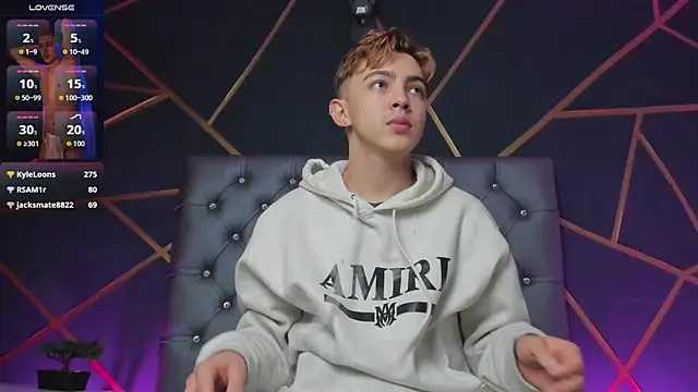 Lian Miller1  online show from November 14, 12:26 pm